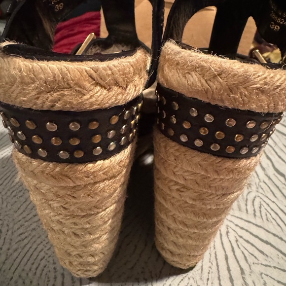 Alexander McQueen Black and Gold Studded Wedges - Picture 4 of 6